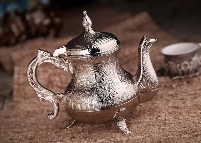 Decorative tea pot